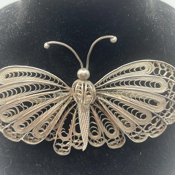 Vintage handmade sterling silver filigree butterfly brooch, very large p… - Picture 5 of 13